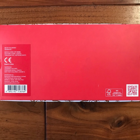 The Peninsula Hong Kong Boutique Collectible Bears - Picture 3 of 3